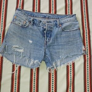Levi 501 cutoffs